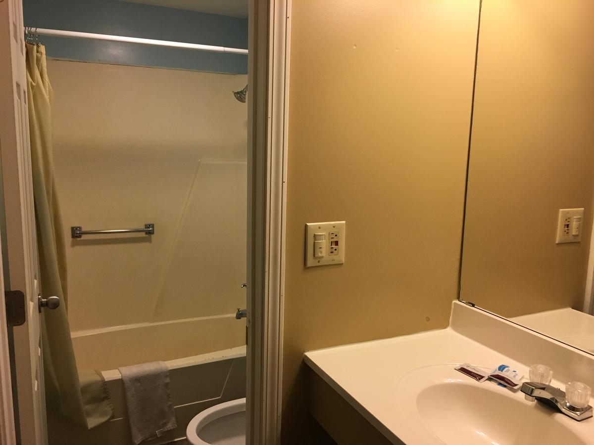 Crown Inn Toledo Bagian luar foto