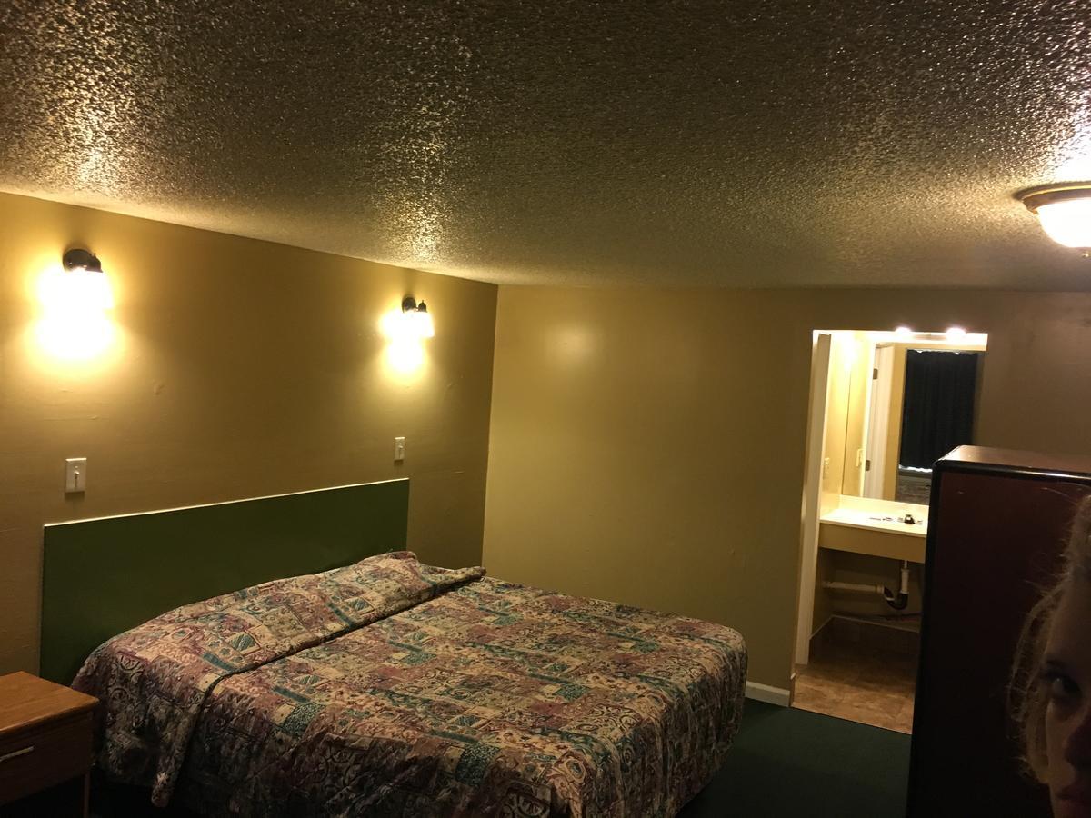 Crown Inn Toledo Bagian luar foto